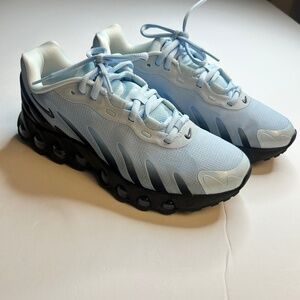 Nike AirMax Dn8 (baby blue & black) W7